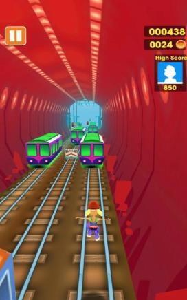 地铁轨道冲浪运动游戏截图2